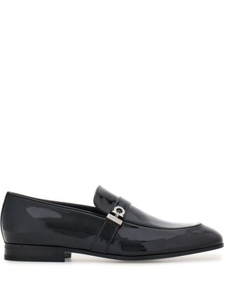 Ferragamo Gancini patent-leather loafers - men - Patent Calf Leather/CALFSKIN/Goat Skin/Calf Leather - 8 Regular - Black