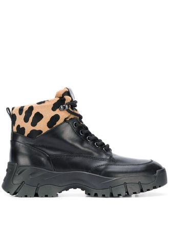 Tod's Enkellaarzen met luipaardprint - Zwart