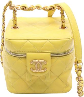 Chanel Trousse make up in pelle di agnello trapuntata con catena 2021-2025 - Giallo