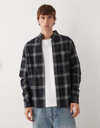 Weekday Camicia a maniche lunghe in flanella nera a quadri-Nero