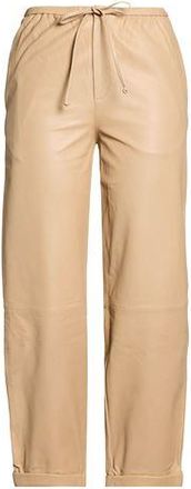 By Malene Birger PARTES DE ABAJO - Pantalones en YOOX.COM