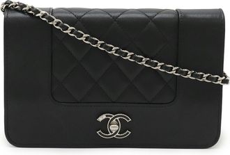 Chanel Leather Pochette Shoulder Bag (Pre-Owned)