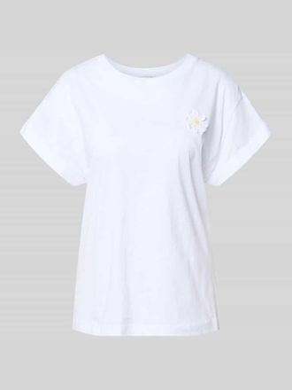 Rich & Royal T-Shirt mit floraler Applikation und fixiertem &Auml;rmelaufschlag in Weiss, Gr&ouml;&szlig;e XS