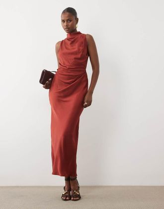 Asos Vestito lungo in raso color terracotta con corpetto raccolto a pieghe e collo alto-Marrone