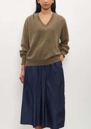 6397 Classic V-Neck Sweater In Metallic Khaki