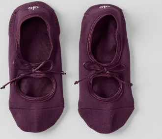 Alo | Ballet Grip Socks in Rich Bordeaux, Size: Medium/Large