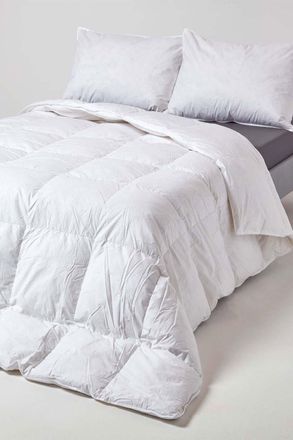 Homescapes Goose Feather & Down All Seasons Duvet in White | Size: King