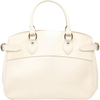 Louis Vuitton Pre-owned Handbags, female, White, Size: ONE SIZE Pre-owned Leather Handbag