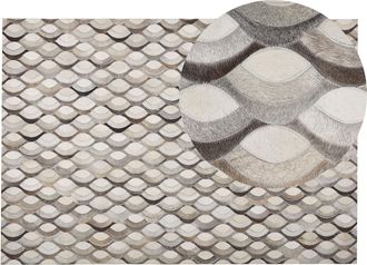 Beliani Alfombra De Piel De Vacuno Patchwork Beige Y Marr&oacute;n Rectangular 140 X 200 Cm Estilo Retro Kirca
