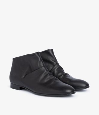 Pedro Garcia Flat bootie in black leather | Ganga | Fall winter 26 |