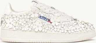 Autry MEDALIST LOW BLOOMING SNEAKERS IN PATENT LEATHER COLOR WHITE