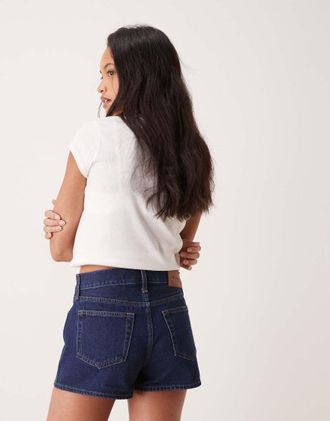 Calvin Klein Jeans Archive - Hot pants di jeans corti lavaggio blu scuro
