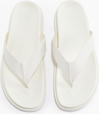 H&M Beschichtete Zehensandalen - White
