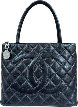 Chanel Black Grained Calfskin Tote Bag (Pre-Owned)