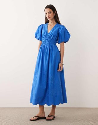 New Look Vestito midi blu cobalto con vita arricciata e dettagli traforati