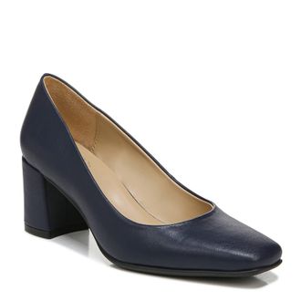 Phone number for naturalizer shoes deals