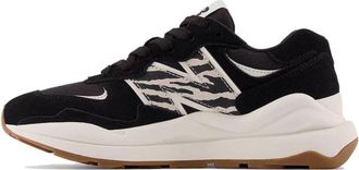 New Balance (WMNS) New Balance 57/40 Black White W5740APA