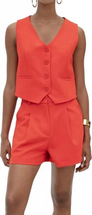BSL High-Waisted Pleated Shorts In Red