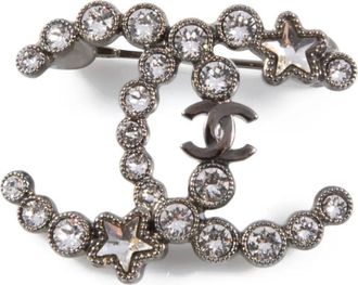 Chanel Spilla con logo e cristalli 1990-2000 - Argento