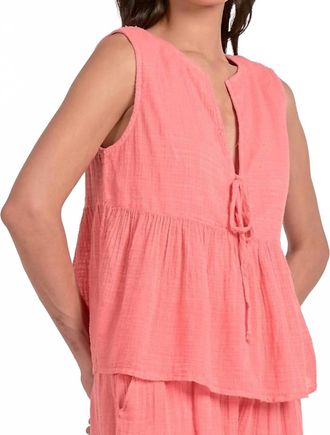 Elan Sleeveless Gauze Top In Coral