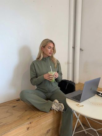 Born Living Yoga Jacket Egan Tea