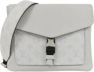 Louis Vuitton Pre-owned Cross Body Bags, male, White, Size: ONE SIZE Pre-owned Taigarama Shoulder Bag