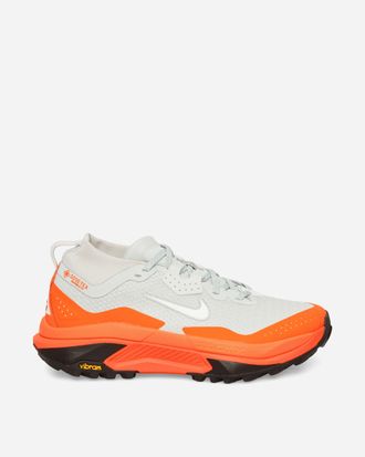 Nike ACG Zegama Trail GORE-TEX Sneakers Light Silver / Safety Orange