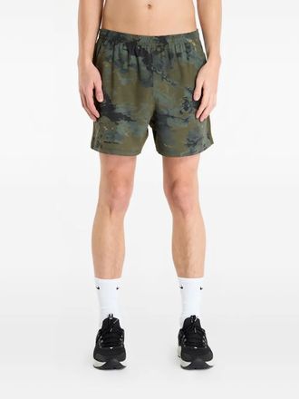 Under Armour Shorts met elastische tailleband en camouflageprint - Groen