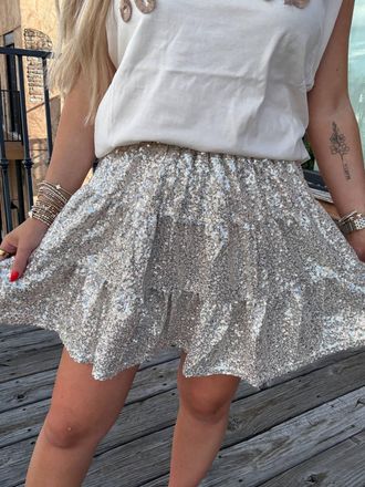 Entro Sequin Mini Tiered Skirt In Champagne