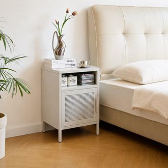 Nordlys Mesita de noche con 1 puerta en metal beige