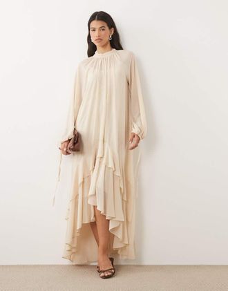 Tfnc Vestito lungo in chiffon accollato a maniche lunghe color crema con fondo a balze-Bianco