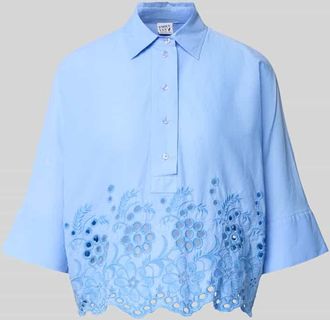 Emily van den Bergh Boxy Fit Bluse mit Lochstickerei in Hellblau, Gr&ouml;&szlig;e 36