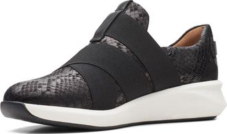 Clarks Womens Un Rio Strap Sneaker, Black Snake, 7 W