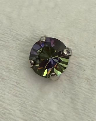 Mariana Womens Studs Earrings In Iridescent Green