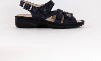Finn Comfort Womens Gomera-S Leather Sandals In Blue Arabesque