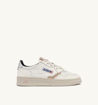 Autry MEDALIST LOW SNEAKERS IN WHITE TEXTURED LEATHER WITH SILVER AND PINK DETAILS