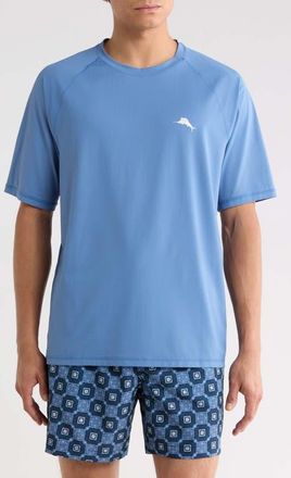 Tommy Bahama Chill Time Bay IslandZone Short Sleeve Rashguard in Infinity Sky at Nordstrom, Size X-Large