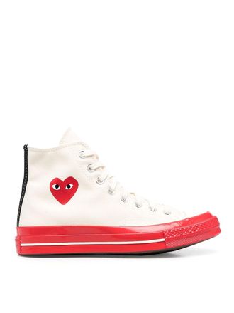 Comme Des Gar&ccedil;ons Heart patch sneakers