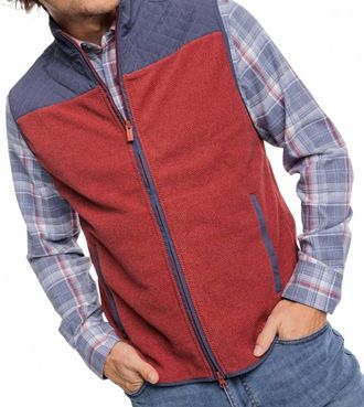 Southern Tide Mens Hucksley Vest In Tuscany Red