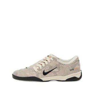 Nike Sneakers, male, Gray, Size: 5 US SE Football Shoes for Women