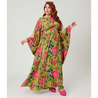 Unique Vintage Plus Size 1960s Flutter Sleeve Caftan in Green W/Butterfly Print at Nordstrom, Size 3X