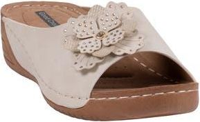 Good Choice Shoes Clover Comfort Clog in Beige at Nordstrom Rack, Size 8.5