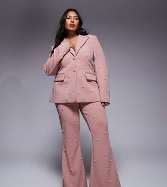 Asos Curve - Pantaloni sartoriali rosa polvere decorati con perle in coordinato