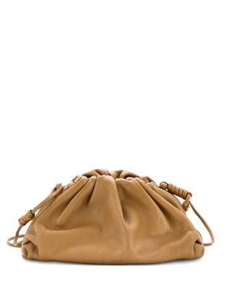Bottega Veneta The Pouch Leather Mini crossbody bag - Bruin