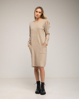 Tantra Loszittende, fijn gebreide jurk met zakken