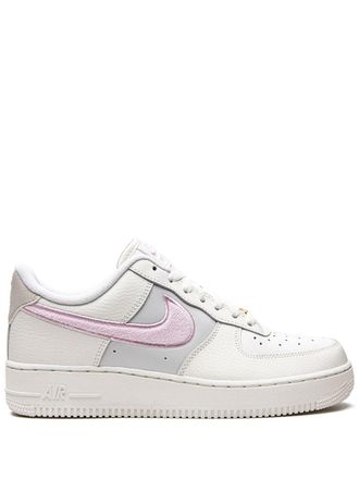 Nike Air Force 1 07 Summit White/Regal Pink sneakers