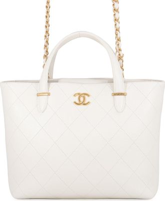 Chanel Matelasse White Grained Calfskin Handbag Shoulder Bag Tote Bag (Pre-Owned)
