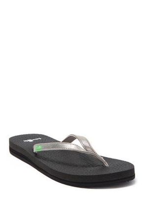 Sanuk Yoga Spree 4 Flip Flop Sandal in Silver at Nordstrom Rack, Size 10