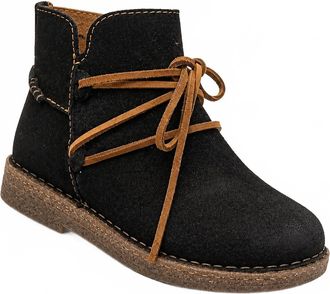 Born Womens Calyn Chukka Boot In Black
