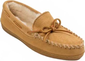 Minnetonka Womens Pile Lined Hardsole Shoes In Tan Suede